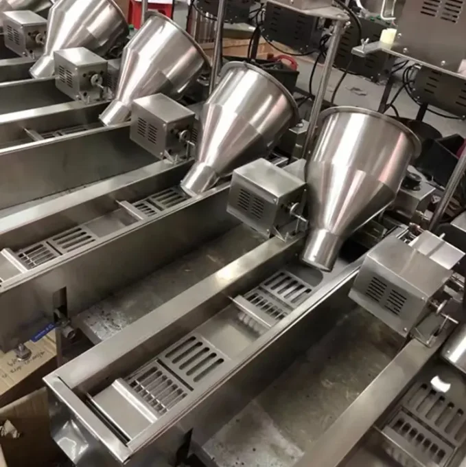 Machine automatique de fabrication de beignets 